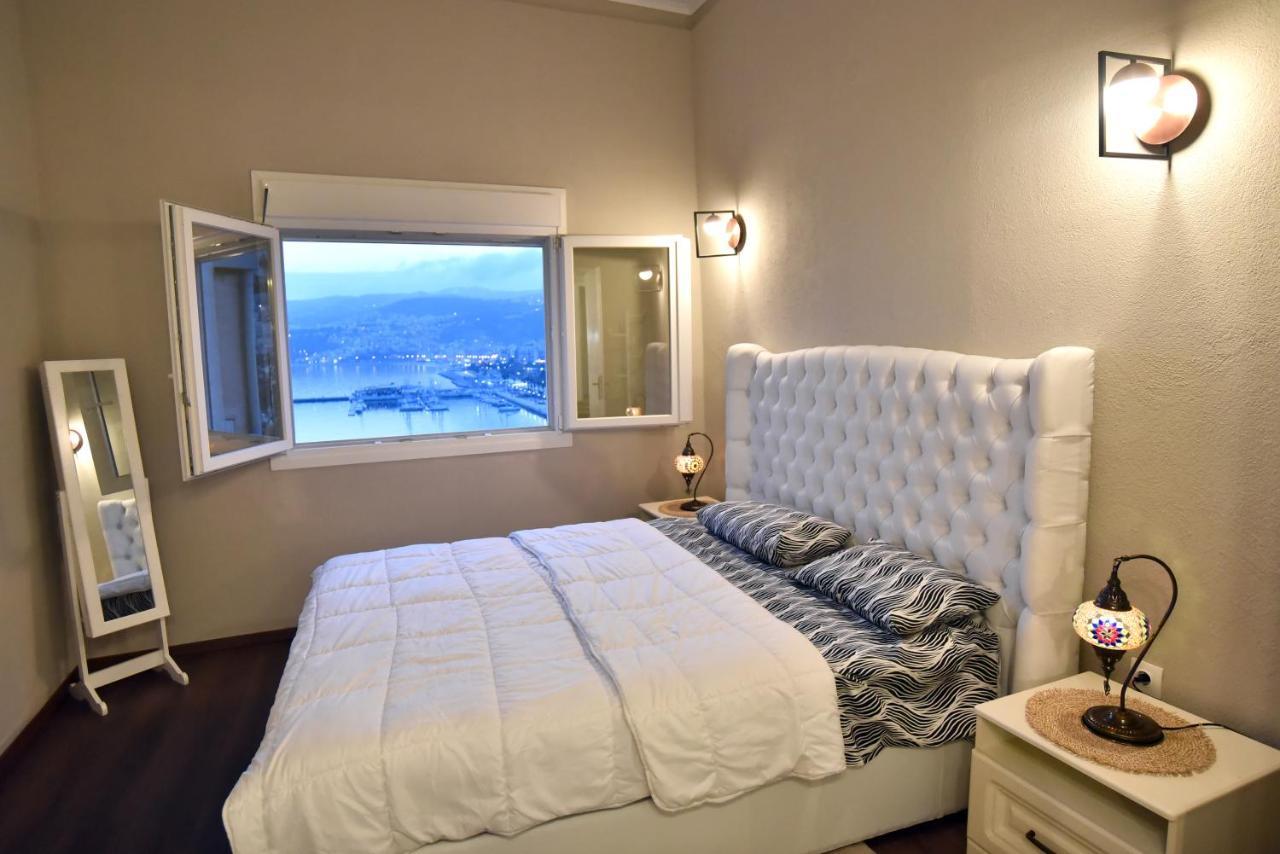 Golden Sea View - Old Town Apartment Kavala Bagian luar foto